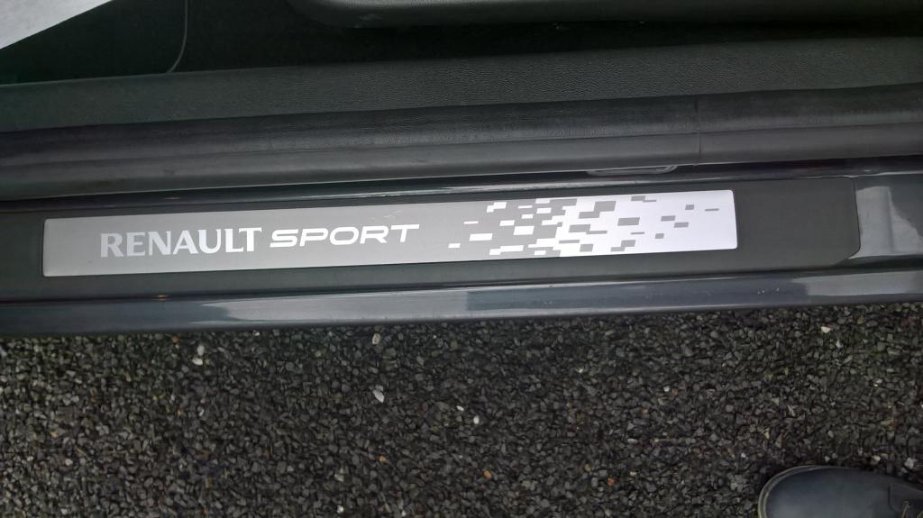 Renault M�gane III Coup� DCI 130 GT Line - Delacour Automobiles