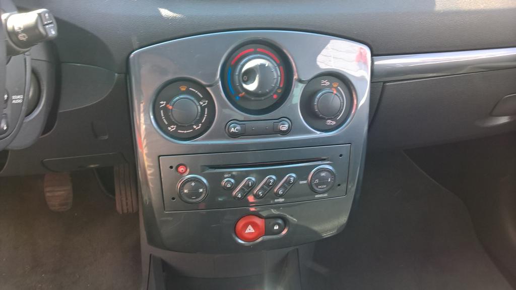 Clio III 2.0l 16v 140 BV6 Exception - Delacour Automobiles