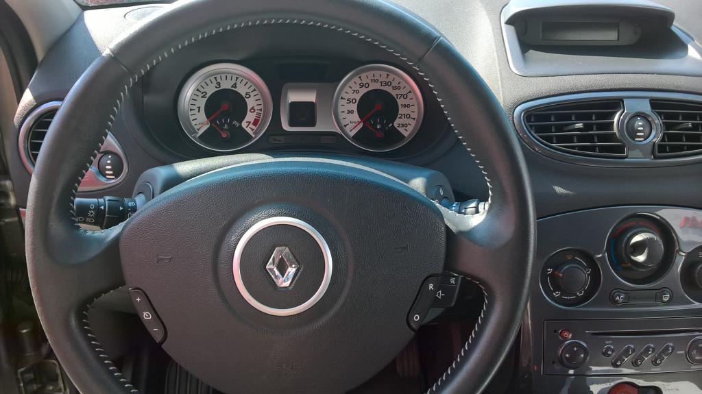 Clio III 2.0l 16v 140 BV6 Exception - Delacour Automobiles