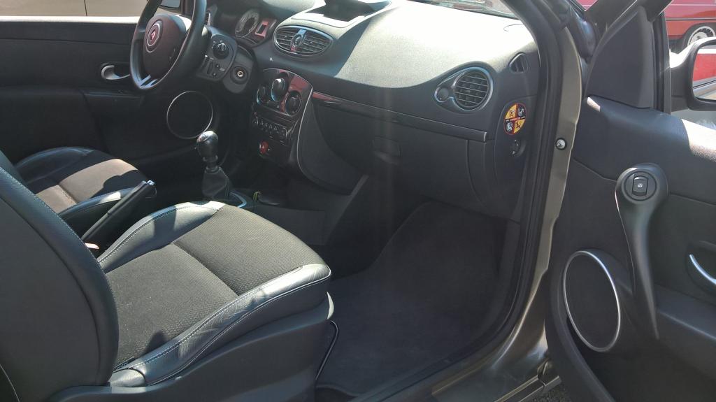 Clio III 2.0l 16v 140 BV6 Exception - Delacour Automobiles